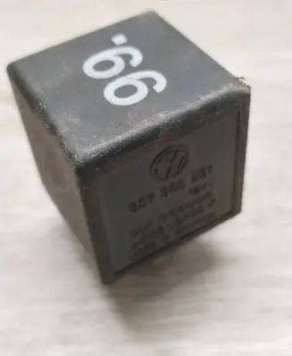 Volkswagen Golf III Other relay 357955531