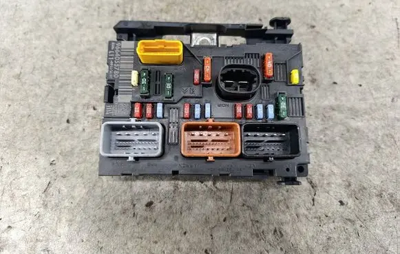 Peugeot 207 BSM Control unit 