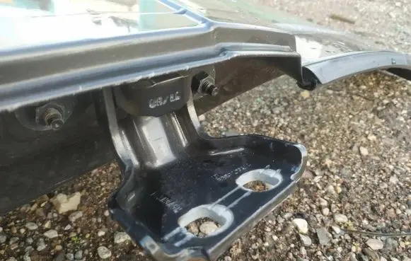 Jeep Grand Cherokee (WK) Rear door lower hinge