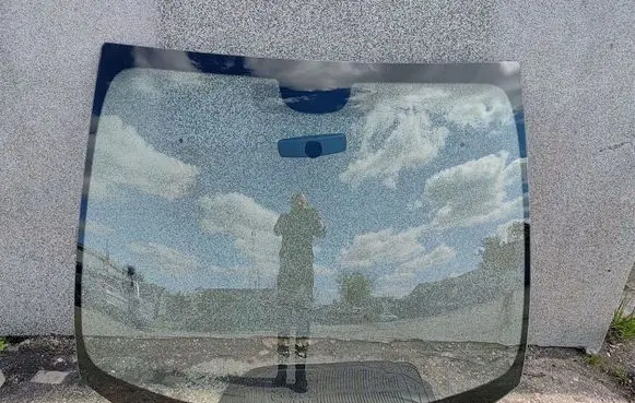 Peugeot 3008 I Front windscreen/windshield window 