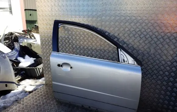 Volvo XC70 Front door