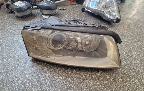Audi A8 S8 D3 4E Headlight/headlamp