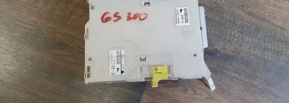 Lexus GS 300 350 430 450H Sensor 8267230070