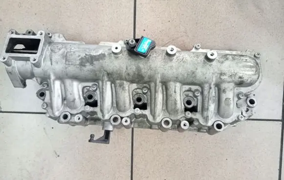 Alfa Romeo 156 Intake manifold 26570307