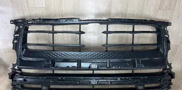 Porsche Macan (95B) Front bumper upper radiator grill 95B807638CE