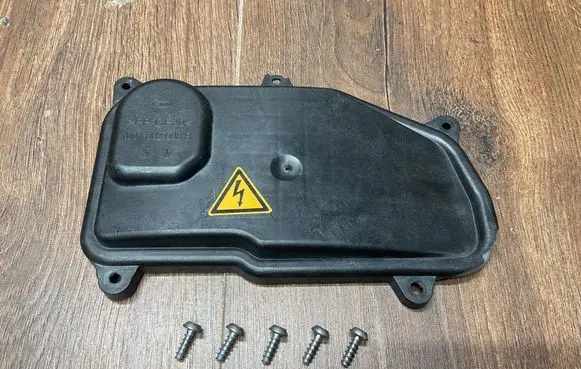 Audi Q3 8U Headlight/headlamp dust cover 1001002008R