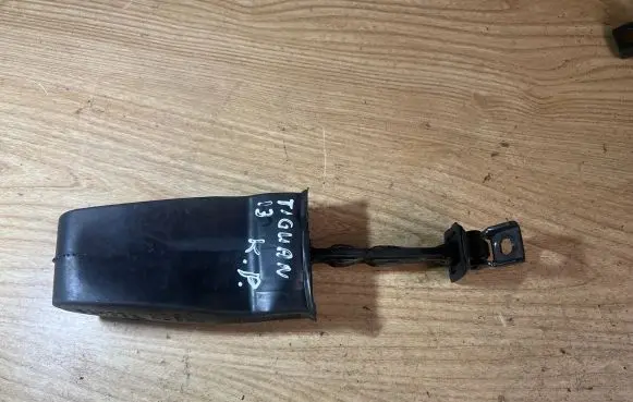 Volkswagen Tiguan Front door check strap stopper 5N0837267 5N0837249A