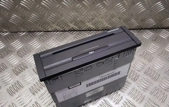 Volkswagen Phaeton CD/DVD changer 3D0919887J