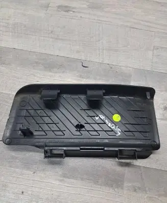 Foot area side trim