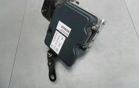 Seat Ibiza V (KJ) ABS Pump 2Q0614517AA