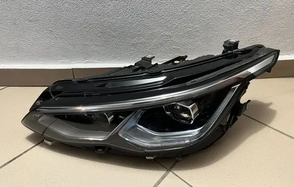 Volkswagen Golf VIII Headlight/headlamp 5H1941035
