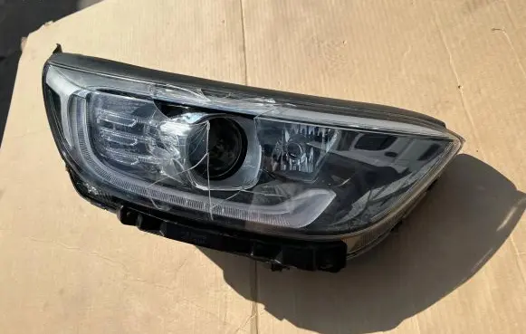 KIA Rio Headlight/headlamp 92102-H8