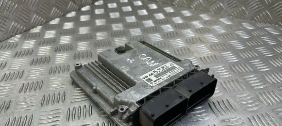 Volkswagen PASSAT B8 Engine control unit/module 04L907309R