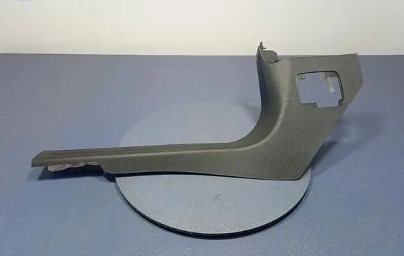 Maserati Levante Foot area side trim 670040374