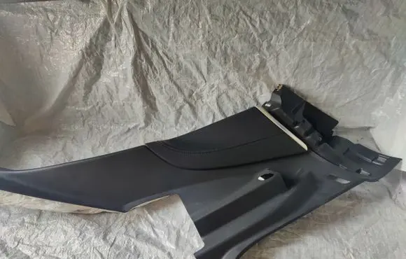 Tesla Model S (C) pillar trim A089335