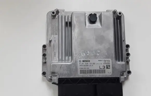 Honda CR-V Engine control unit/module 0281030793