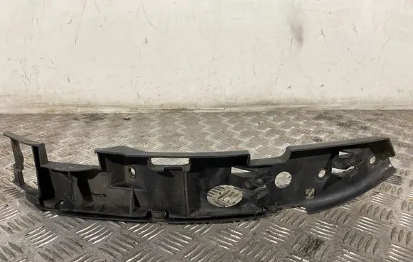 Volkswagen Touareg I Front bumper mounting bracket 7L6807184C