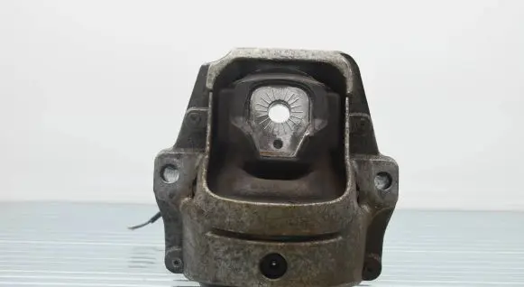 Audi Q5 SQ5 Engine mount bracket NER
