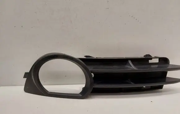 Audi A3 S3 8P Front fog light trim/grill 8P4807681B