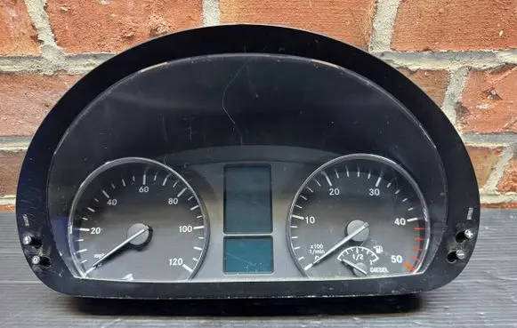Mercedes-Benz Sprinter W906 Speedometer (instrument cluster) A9069008303 A9069015801 A9069021002
