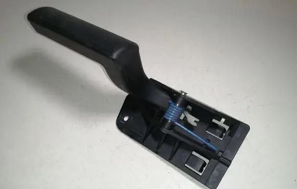 Chevrolet Silverado Front door interior handle 15760297 15029993