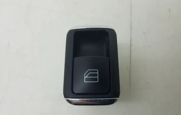 Mercedes-Benz C W204 Electric window control switch A2048700451