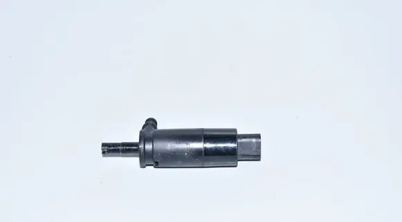 BMW 5 E39 Headlight washer pump 8377613
