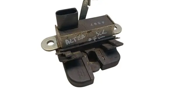 Tailgate/trunk/boot lock/catch/latch