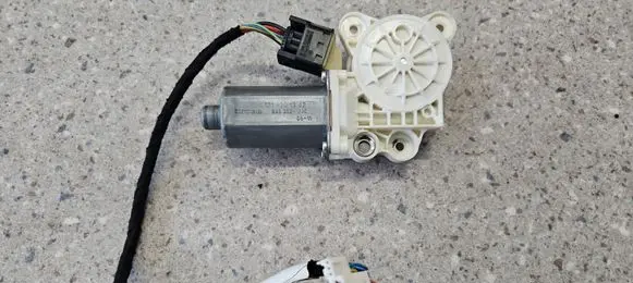 Mercedes-Benz SL R230 Front door window regulator motor A1718201342 A2308201115 1718201342