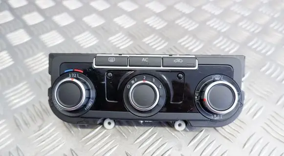 Volkswagen Tiguan Climate control unit 3C8907336AH