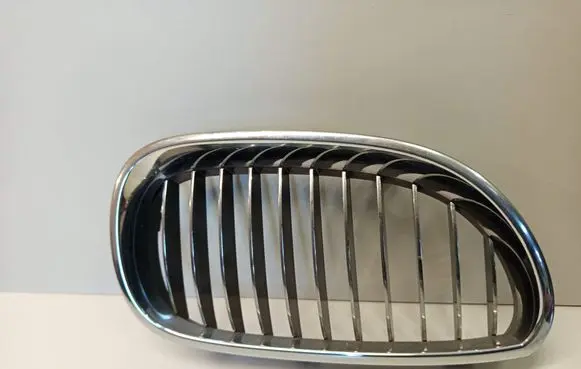 BMW 5 E60 E61 Front grill 51137027062 7027062