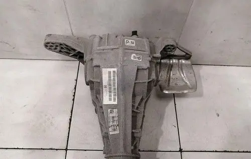 Porsche Macan (95B) Rear differential/diff mount bracket 95B525015K