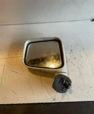 Mitsubishi Space Wagon Front door electric wing mirror E4012105 E4022105