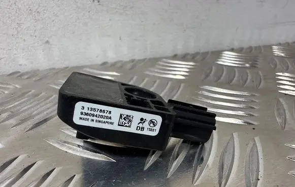 Opel Mokka Airbag deployment crash/impact sensor 13578678 9360942020A