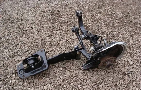 Volkswagen Touran I Stub axle 