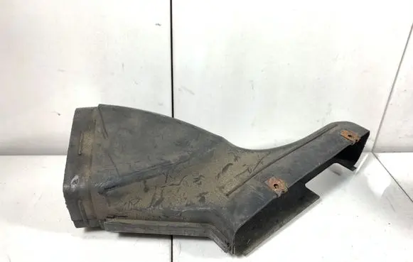 Audi A4 S4 B5 8D Air intake hose/pipe 058129617D