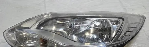 Ford Focus Headlight/headlamp BM51-13W030-NB