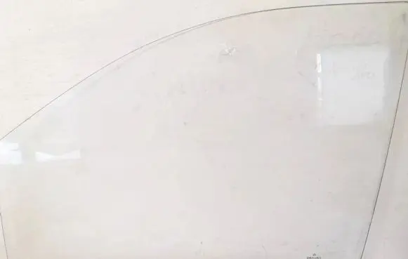 Mercedes-Benz Vito Viano W639 Front door window glass four-door