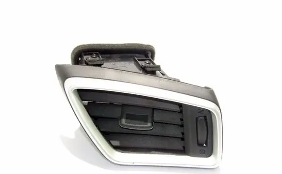 Nissan X-Trail T32 Dash center air vent grill 68760