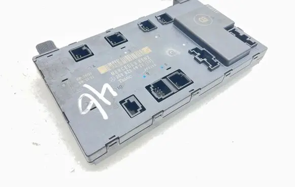 Mercedes-Benz CLK A209 C209 Door control unit/module 2098201926