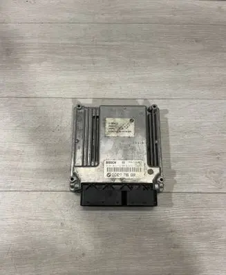 BMW 5 E60 E61 Engine control unit/module 7796680 0281011762 1039S07465