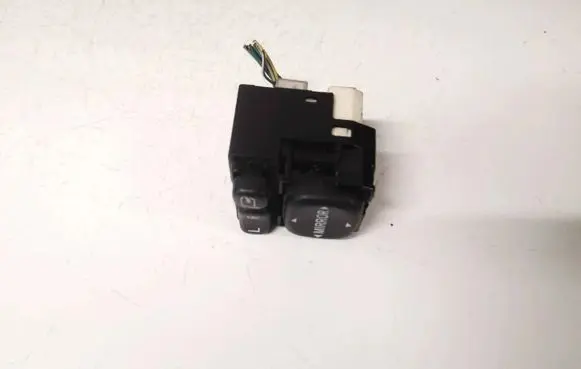 Toyota Avensis T250 Wing mirror switch 183575