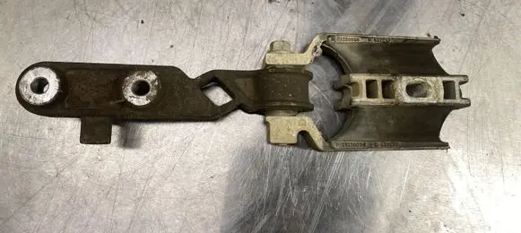 Volvo XC90 Gearbox mount 31359890