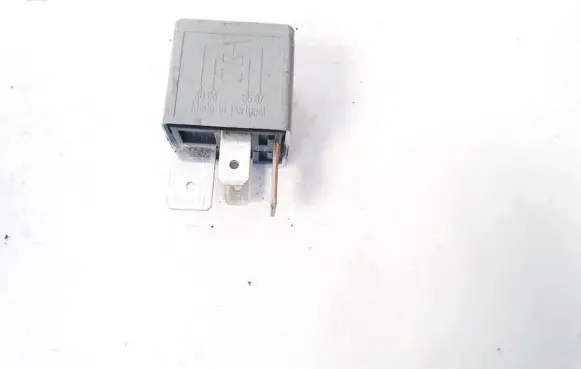 Skoda Fabia Mk1 (6Y) Other relay 191937503 v23134-j52-x228