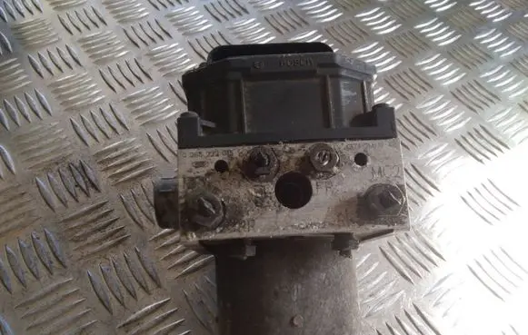 Ford Mondeo Mk III ABS Pump 0265222015 3712M110AE 0265800007