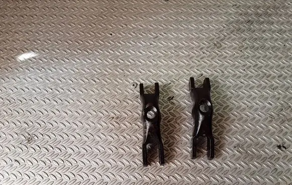 Opel Astra H Fuel Injector clamp holder