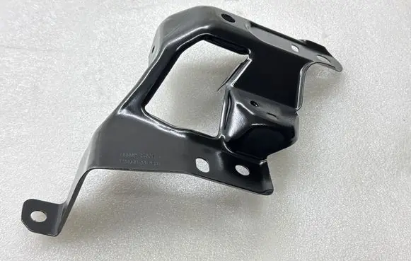 Tesla Model 3 Fender mounting bracket 173968100D 183857 28385724301