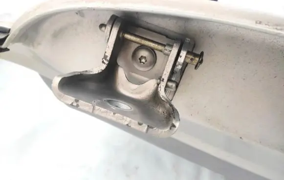 Citroen C3 Rear door lower hinge
