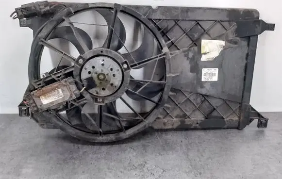 Ford Focus Electric radiator cooling fan 3M5H-8C607-RJ