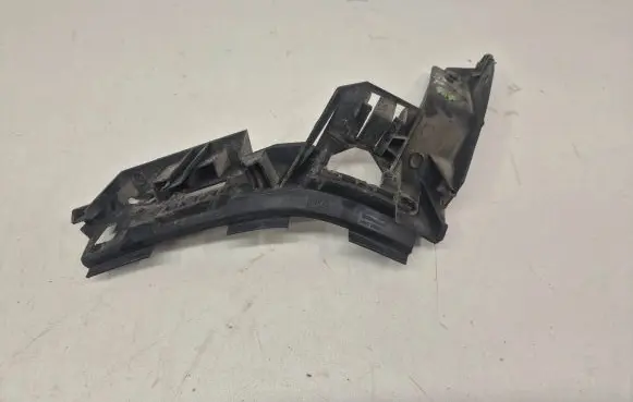 Volkswagen Golf Plus Bumper support mounting bracket corner 5M0807394A